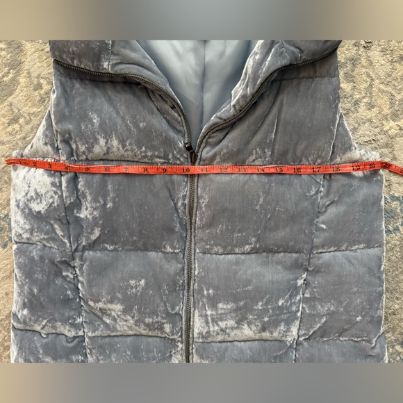 LOFT Light Blue Crushed Velvet Puffer Vest - Picture 6 of 9